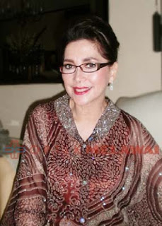 Widyawati - Wikipedia bahasa Indonesia, ensiklopedia bebas, Profil Widyawati - WowKeren.com, Biografi Widyawati - Foto, Video, Riwayat Hidup - Aktris