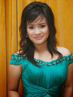 Biodata Ikke Nurjanah, Status Single Parent