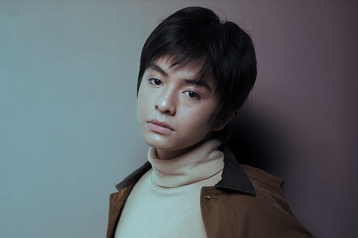 Galau-galauan Ingat Mantan Lewat Single Baru Angga Yunanda 'Di Kesepian'>     <p>         Siapa yang tak pernah merasa galau setelah putus cinta? Angga Yunanda tampaknya juga mengalami hal tersebut. Melalui single terbarunya berjudul 'Di Kesepian', aktor muda ini mengisahkan tentang perasaan kesendirian setelah berpisah dengan mantan kekasihnya.     </p>     <p>         Dalam lagu yang penuh dengan emosi ini, Angga Yunanda berhasil menyampaikan pesan tentang betapa sulitnya melupakan seseorang yang pernah menjadi begitu berarti dalam hidupnya. Dibungkus dengan aransemen musik yang menyentuh, 'Di Kesepian' mampu membuat pendengarnya ikut terbawa dalam perasaan galau yang dirasakan oleh sang penyanyi.     </p>     <p>         Wajah tampan Angga Yunanda dalam video klip lagu ini juga turut membuat para penggemarnya terpesona. Dengan ekspresi yang mampu menggambarkan kepedihan di dalam hati, Angga Yunanda berhasil memerankan sosok yang sedang berjuang melawan kesepian dan kenangan masa lalu.     </p>     <h2>Angga Yunanda : Biodata dan Foto Angga Aldi Yunanda Terbaru / Termasuk</h2>     <img src=