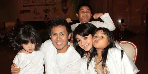 Eko Patrio - Wikipedia bahasa Indonesia, ensiklopedia bebas, Profil Eko Patrio - WowKeren.com, Profil Eko Hendro Purnomo | merdeka.com,
