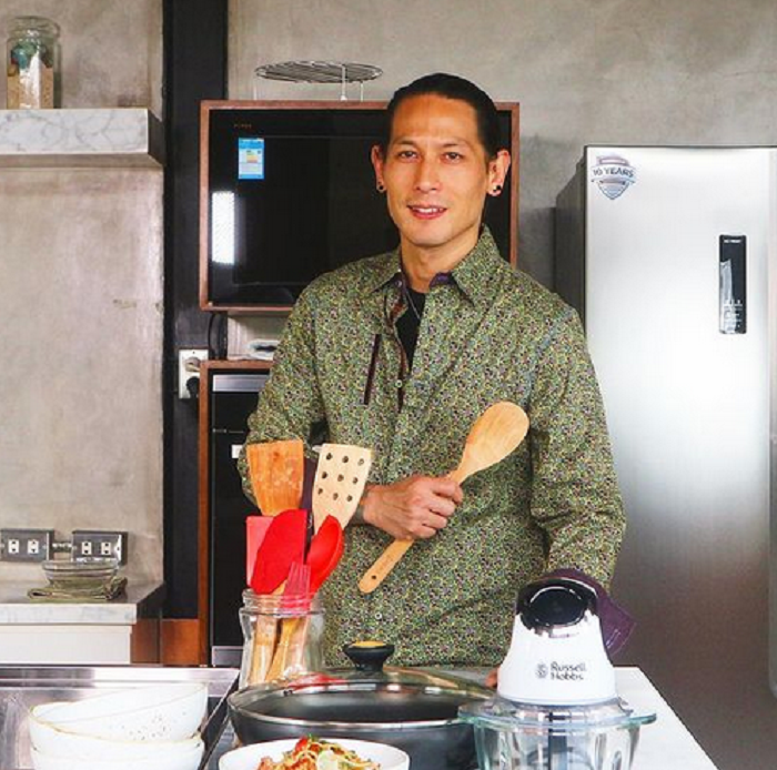 Chef Juna Biodata